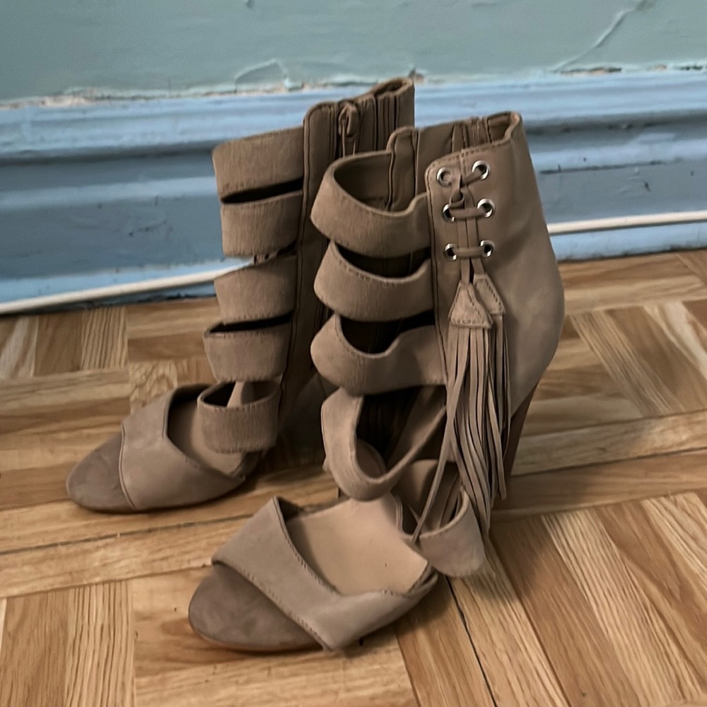 GUESS HIGH HEEL BOOTIES CHUNKY HEEL 4.5"- suede